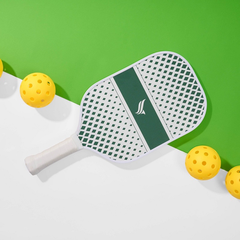 Hướng dẫn cách chọn vợt pickleball cho người mới chơi